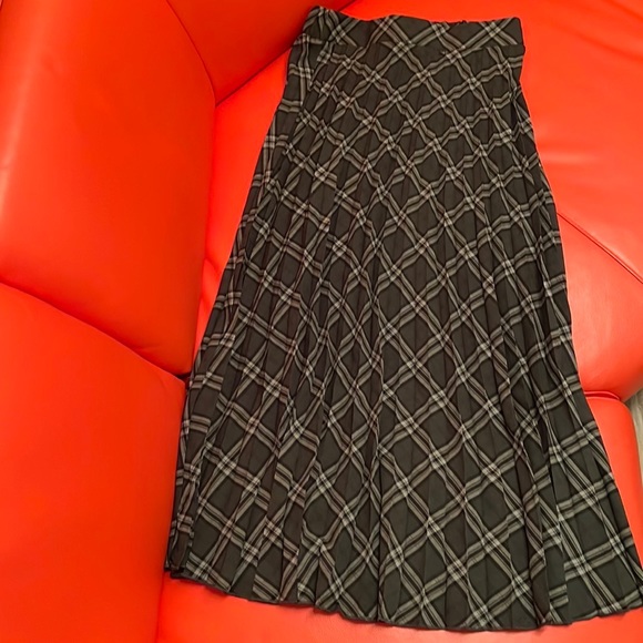 Midi skirt from Suzy Shier - Picture 5 of 5